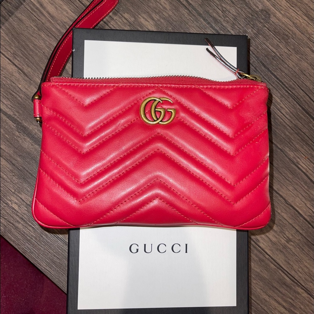 Gucci GG Marmont Wrist Wallet (Red)